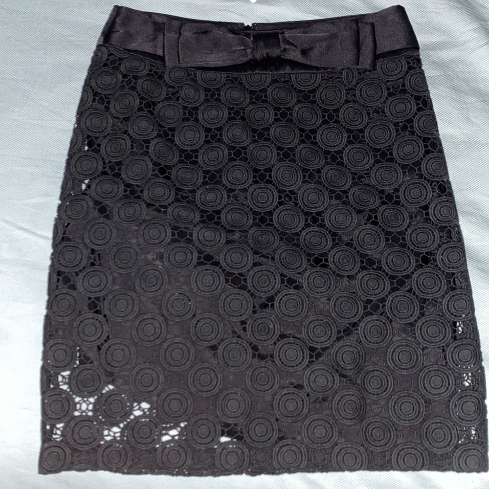 Shoshanna black skirt in great condition used once size 6